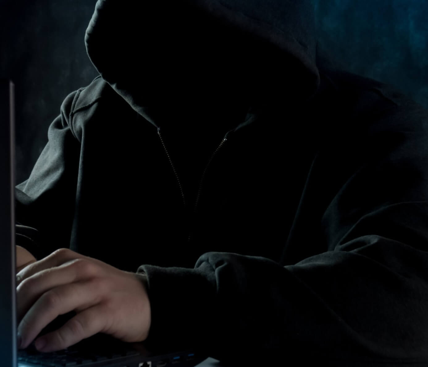 hacker en un computador