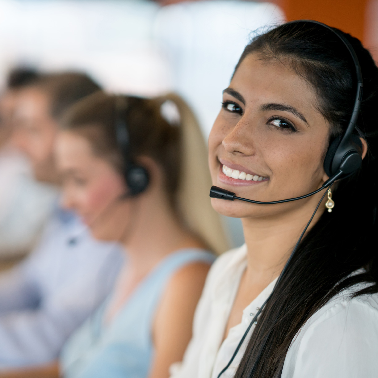 Mujer en call center