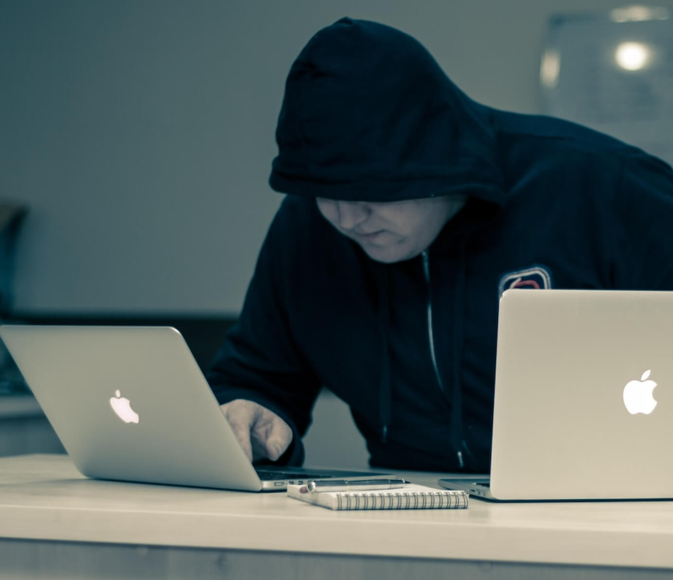 Hacker robando información